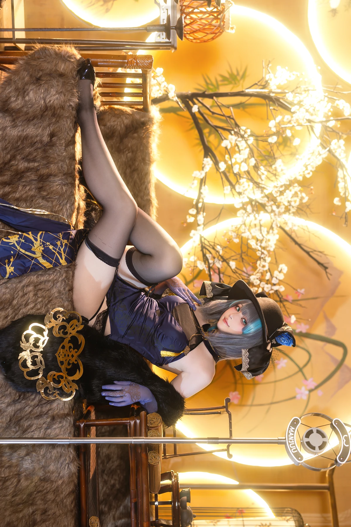 Cosplay 屿鱼 – 金装猫猫头