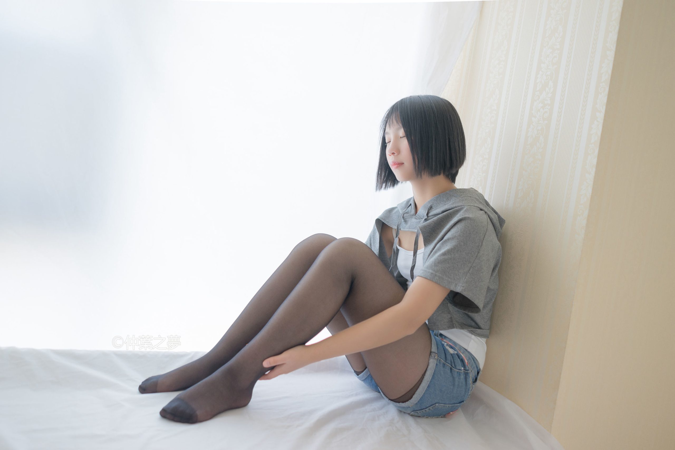 [轻兰映画] Grand.003 鹿野奈绪 包臀黑丝