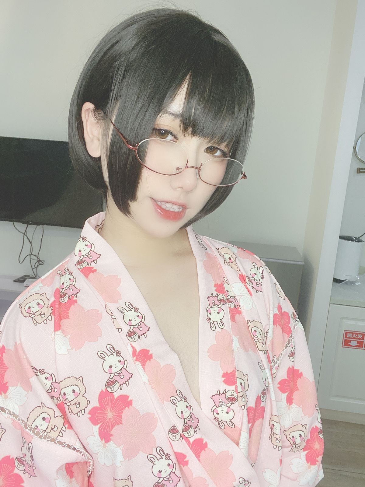Coser@芋圆侑子 – 少妇 Part1 (58P – 8V)