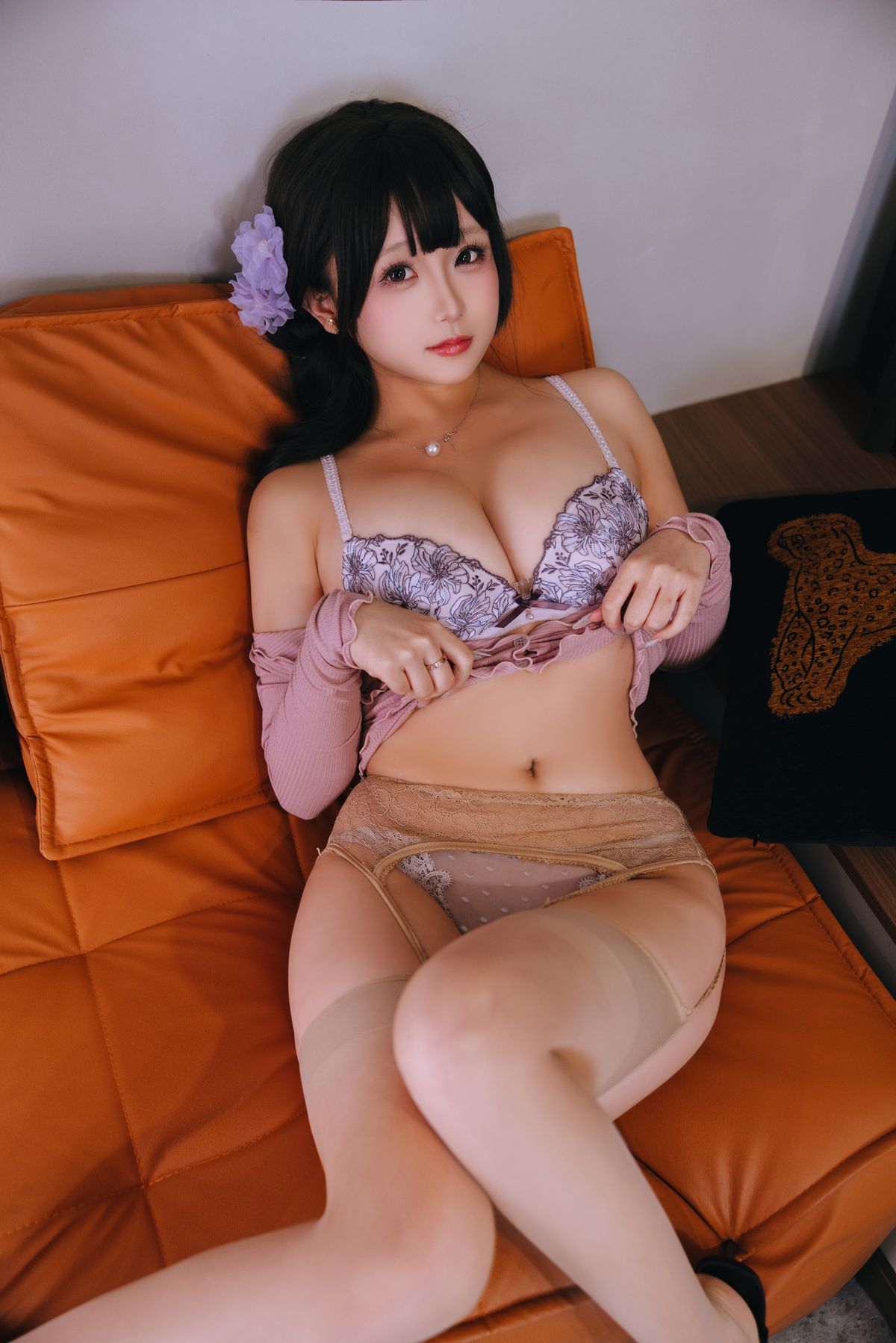 Coser@日奈娇 – 小妈 Part1 (60P – 6V)