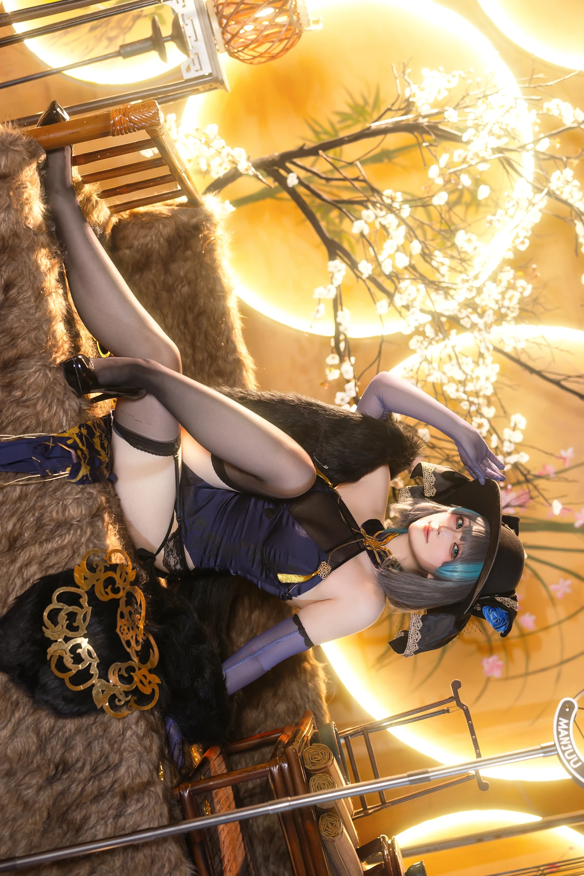 Cosplay 屿鱼 – 金装猫猫头