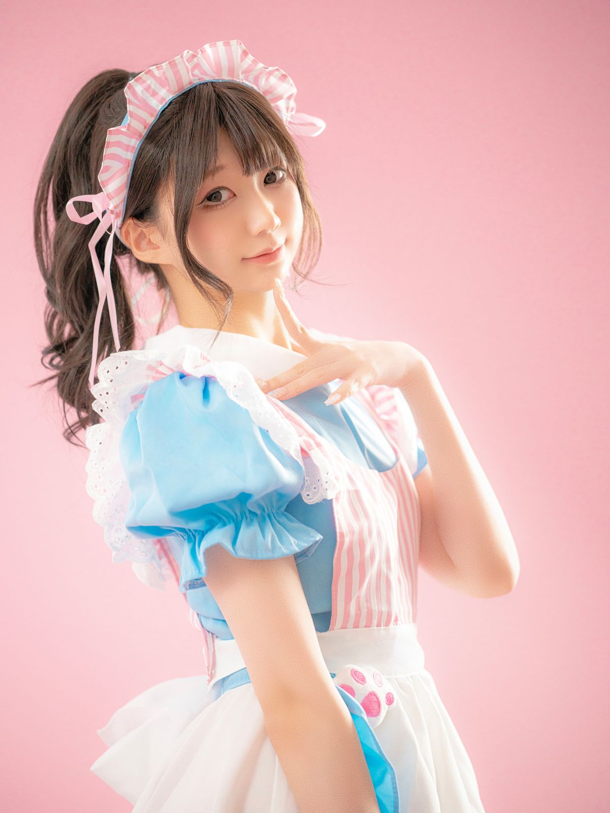 Coser@NAGISA魔物喵 – メイド喫茶 (91P)