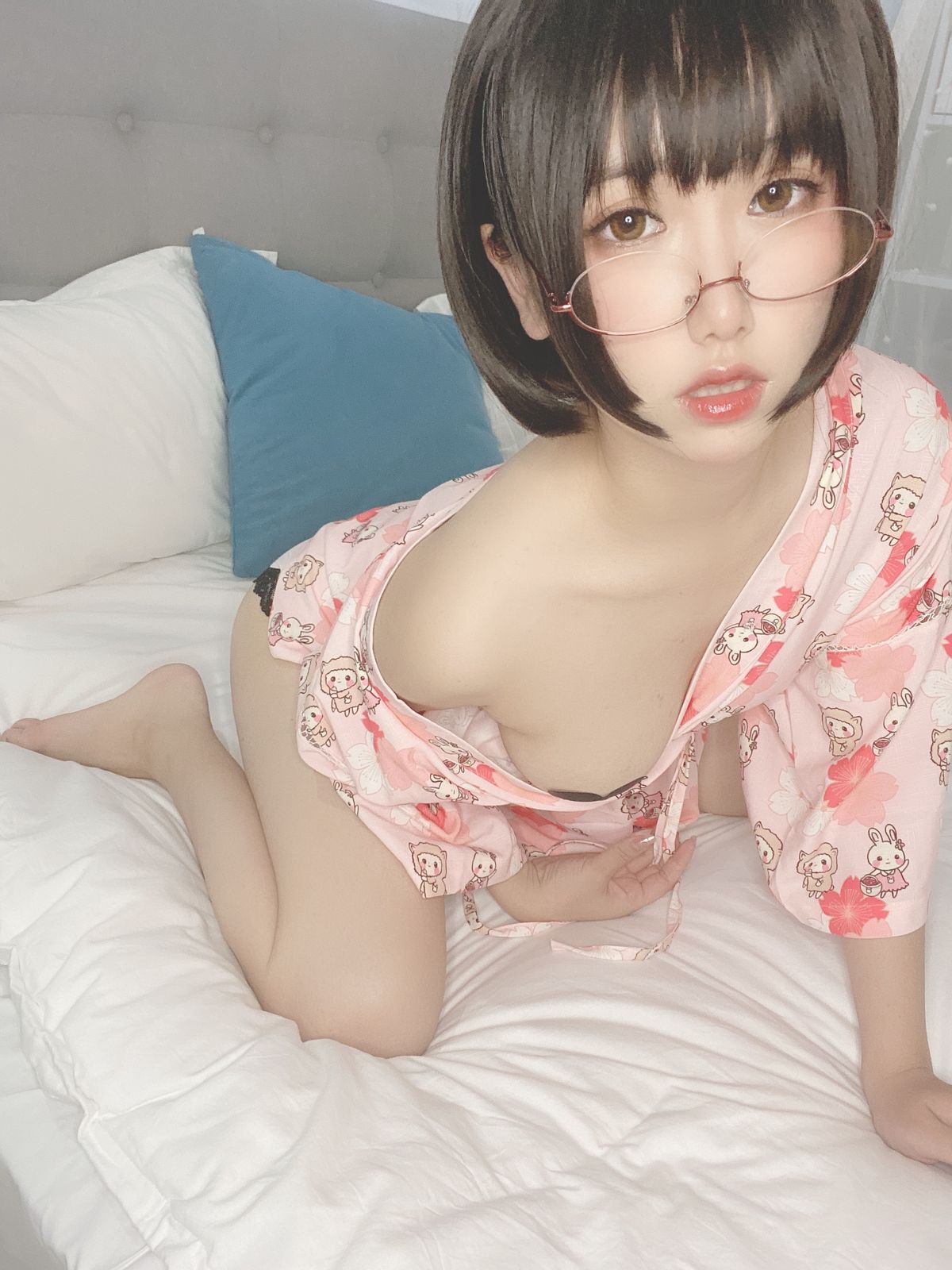 Coser@芋圆侑子 – 少妇 Part1 (58P – 8V)