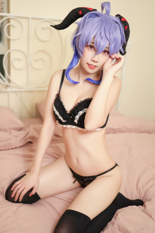 Cosplay 云溪溪Yunx1x1 – 奶桃桃 骇入 Set.02