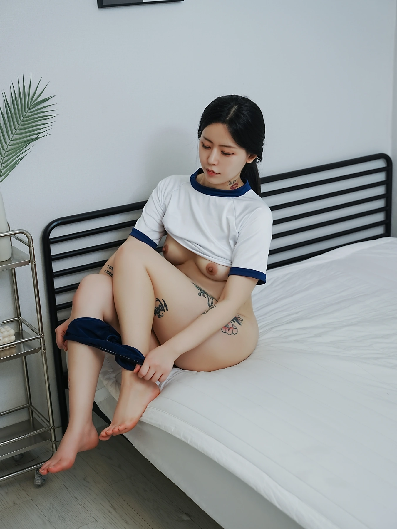 Choi Ri 최리, Photobook Vol.01 「Bloomers」 Set.03