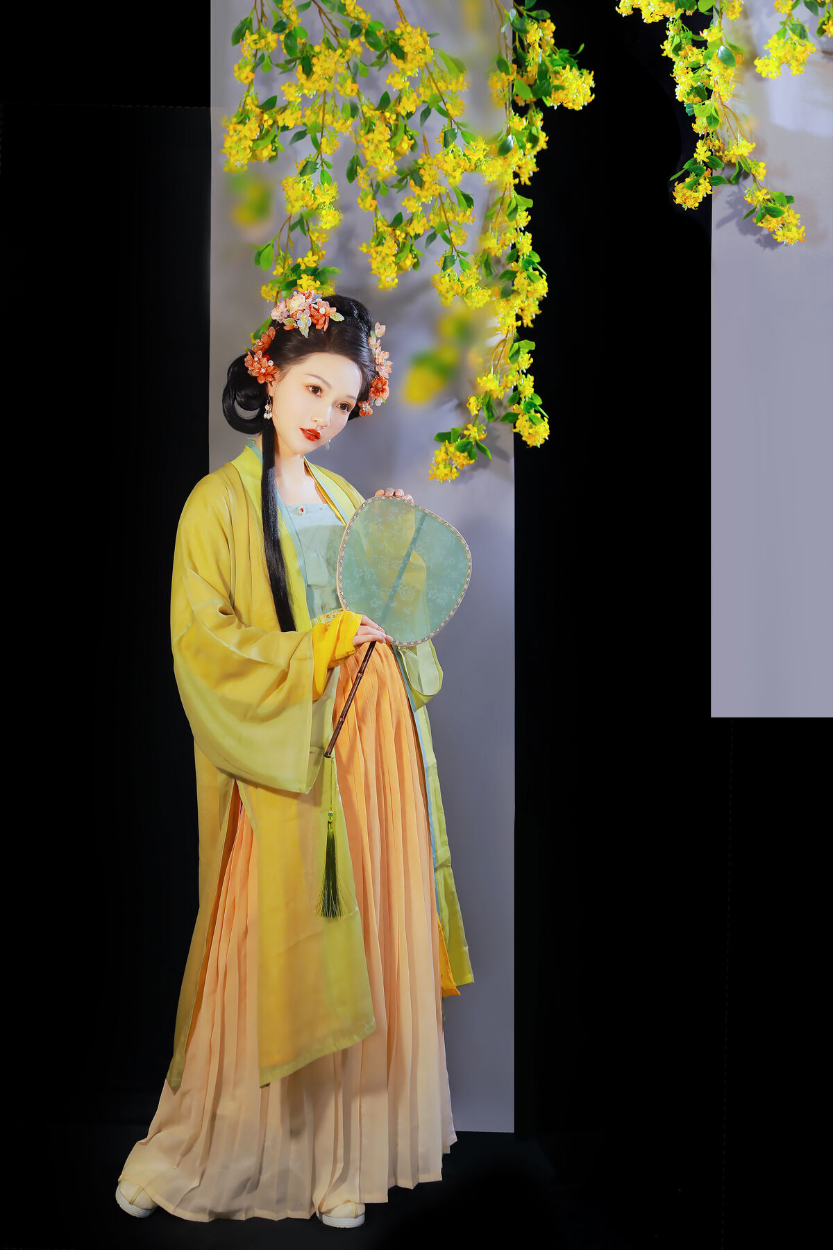 YiTuYu艺图语 Vol.8384 焚香小也 (23P)