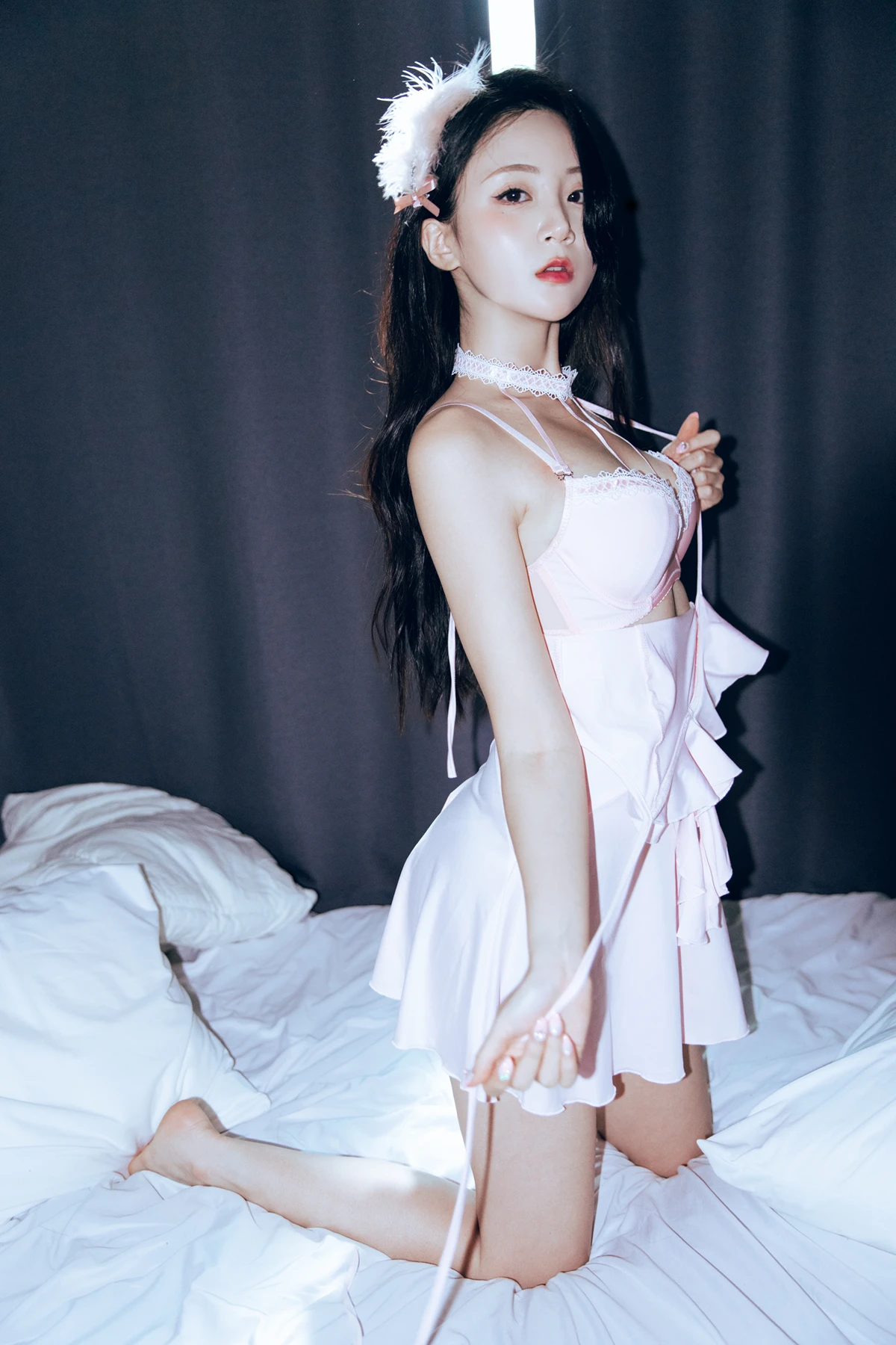Hanseul 한슬, PhotoBook 「Black Swan」 Set.01