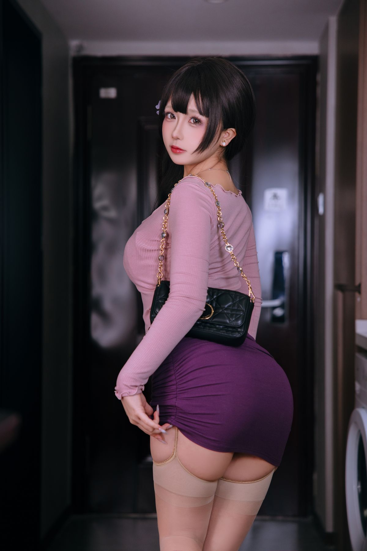 Coser@日奈娇 – 小妈 Part1 (60P – 6V)