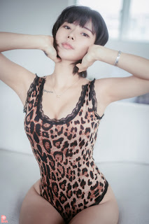 [PINK] U.Hwa (은유화) – Floral