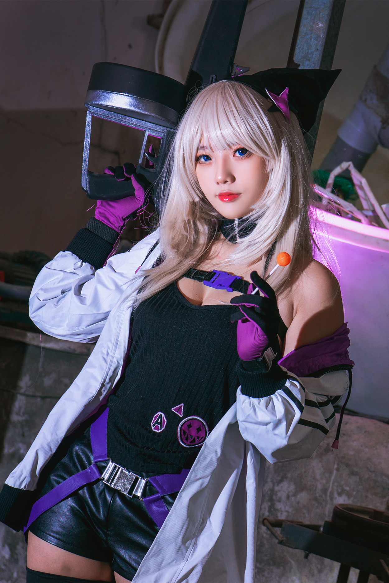 Cosplay Messie Huang AA-12