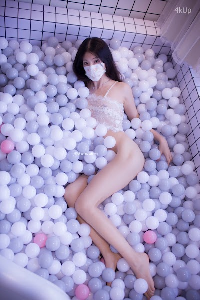 Coser@一米八的大梨子 海洋球