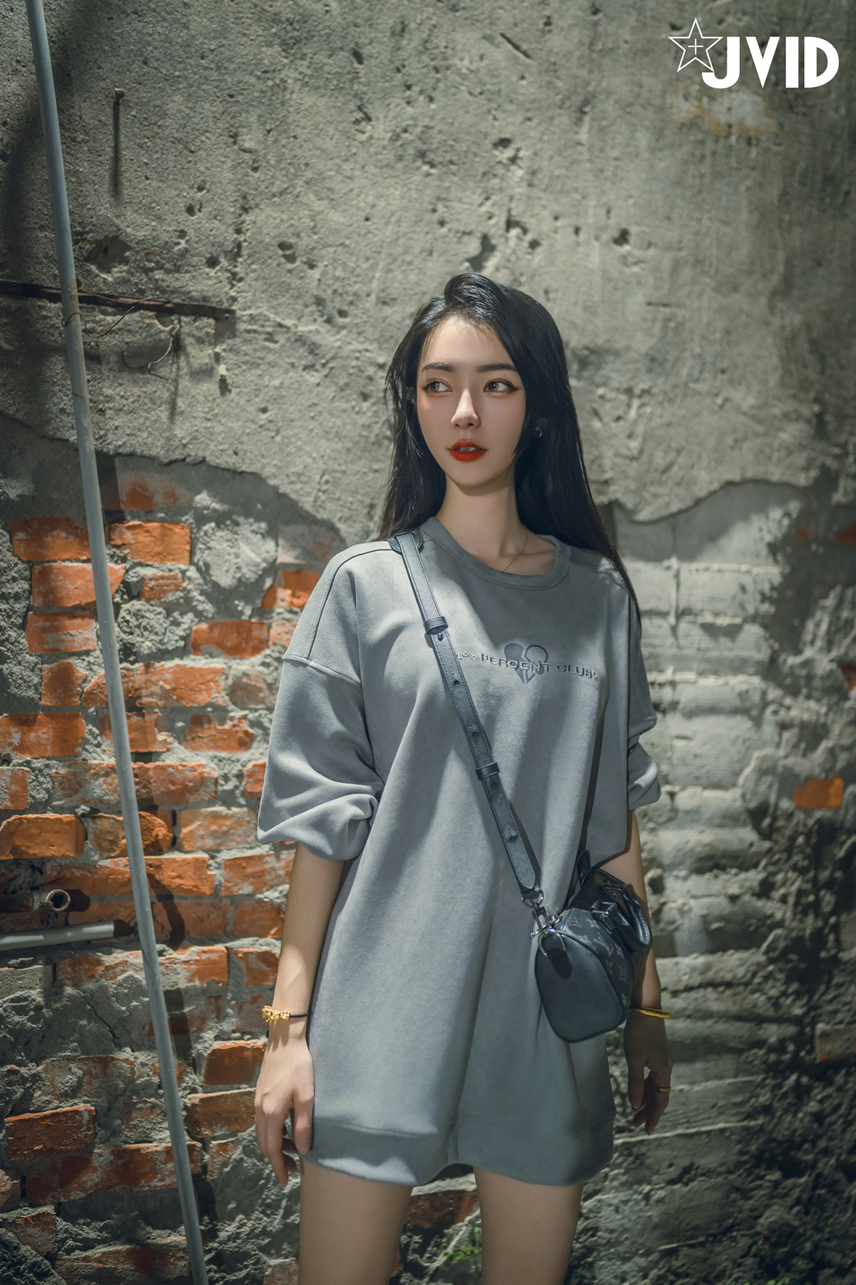 JVID 飄飄哥 – 飄飄跟蹤綁架迷姦情色妄想(51P)