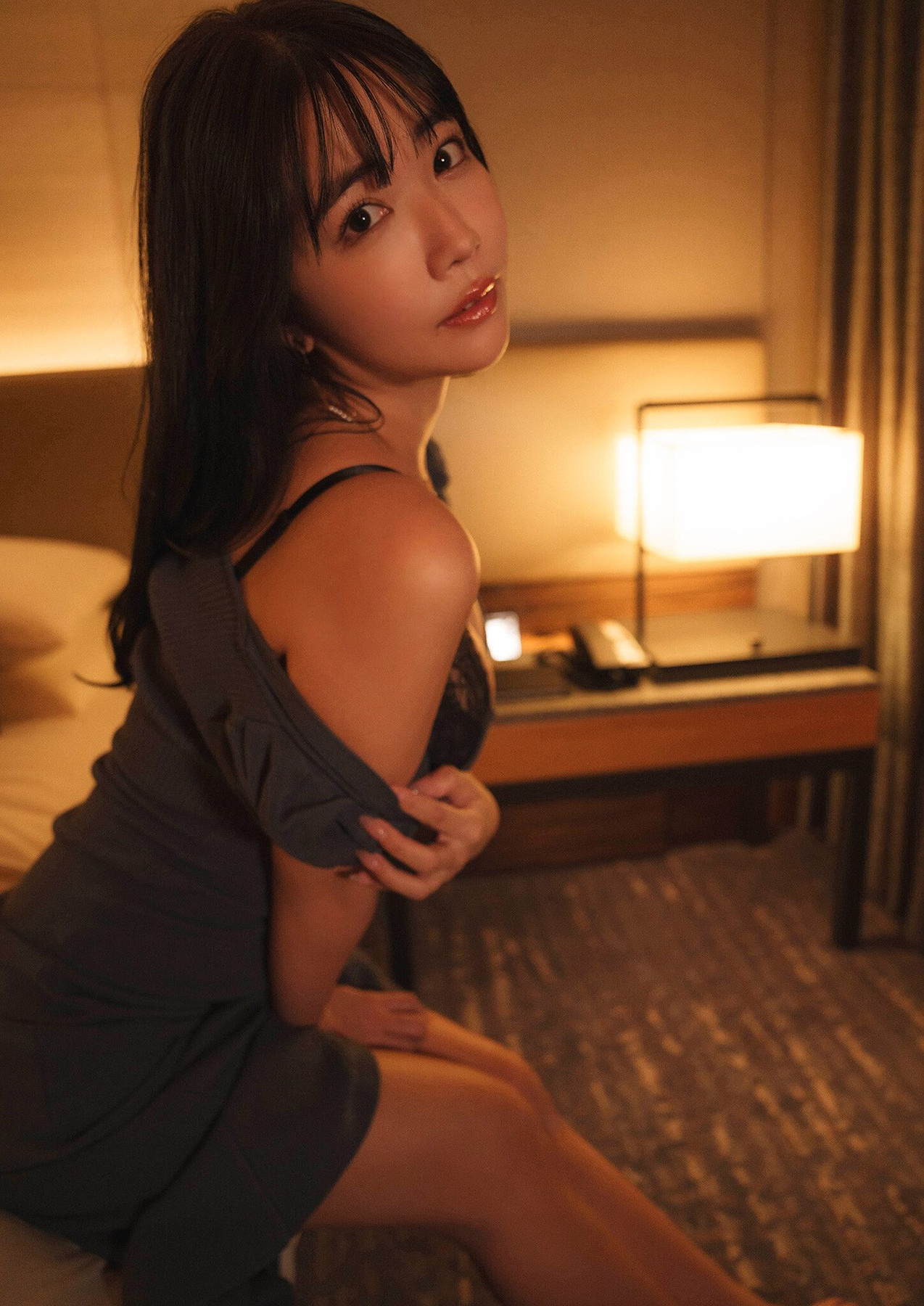 Kisumi Amau 天羽希純, 写真集 「もっと！教えて あまう先輩！！ スピサン グラビアフォトブック」 Set.01