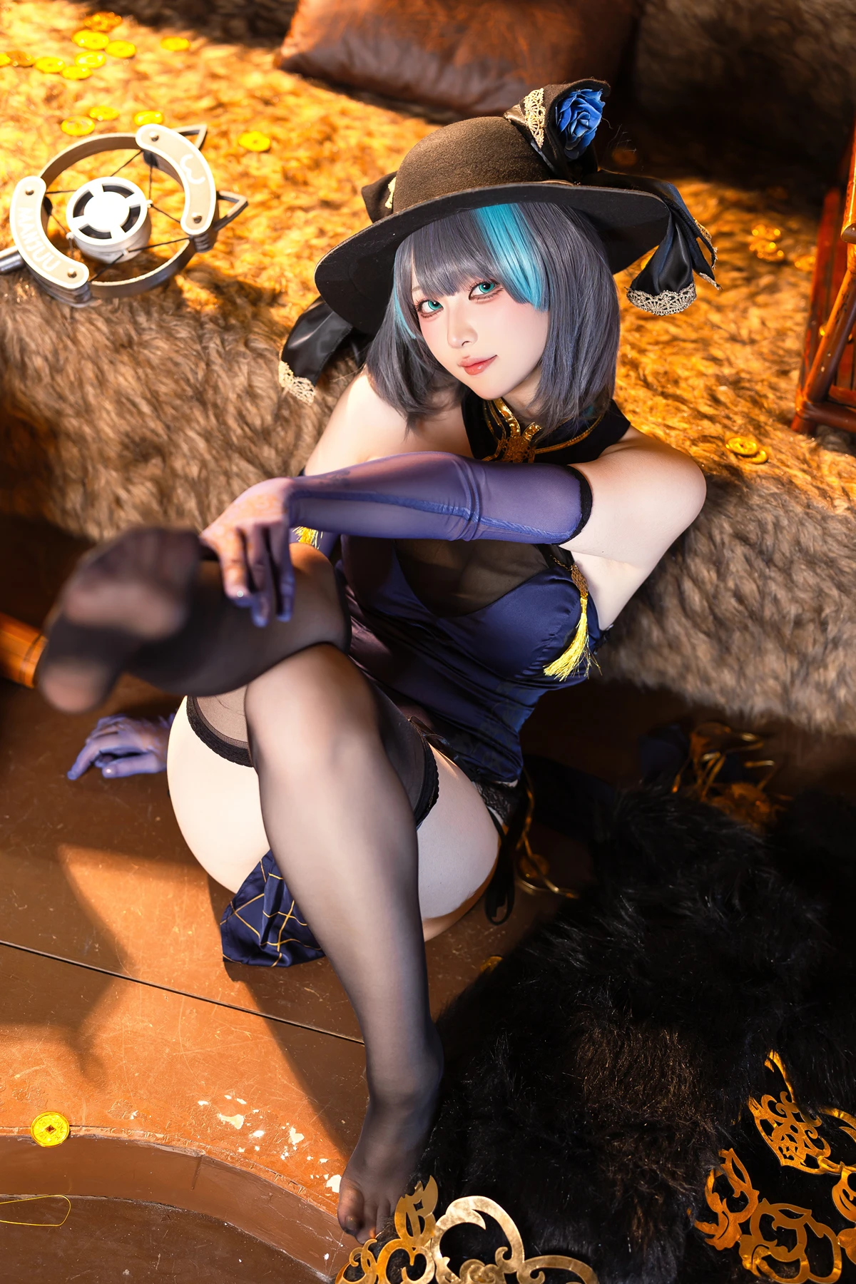 Cosplay 屿鱼 – 金装猫猫头