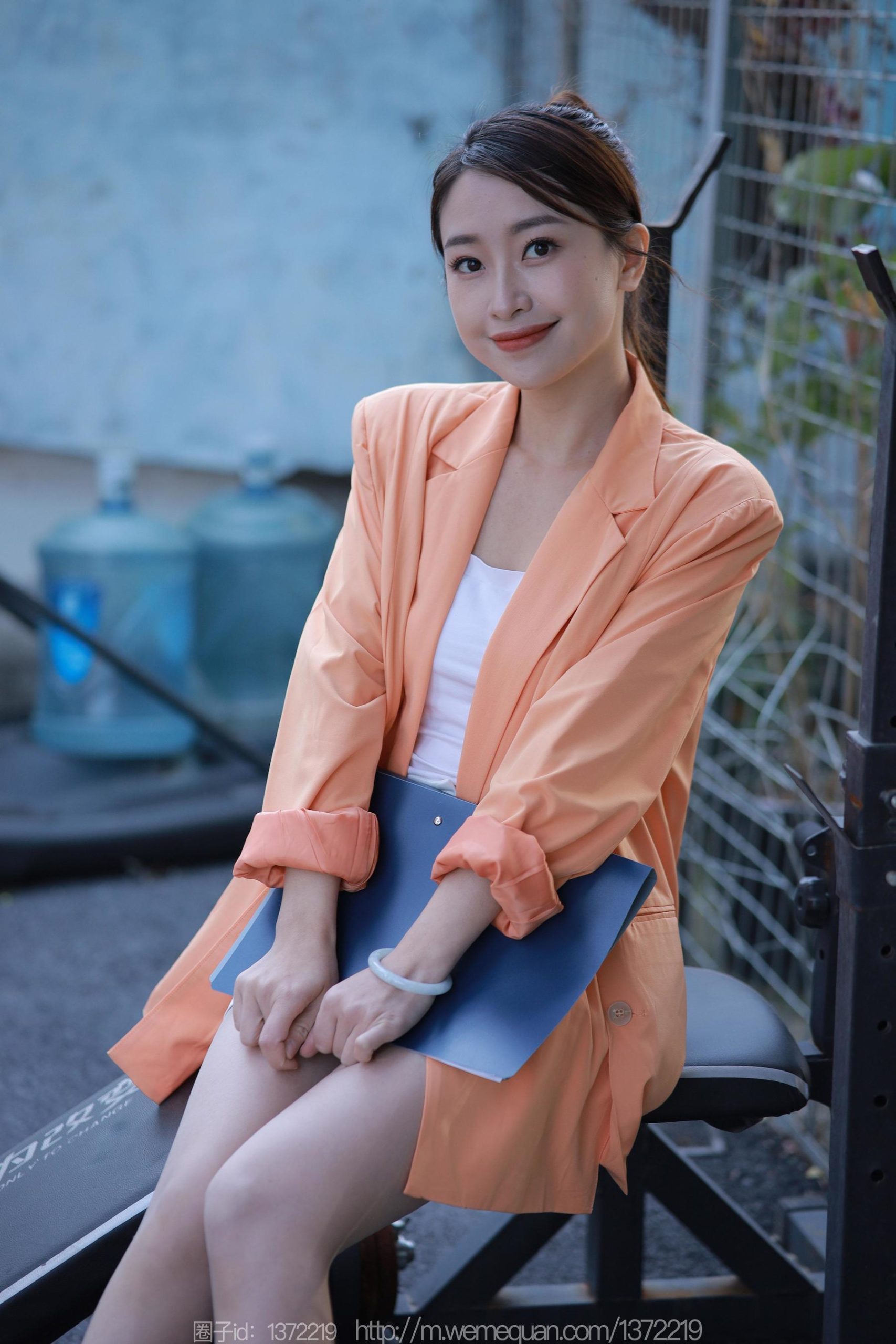 IESS异思趣向 - 模特：小婕 《橙色外套》