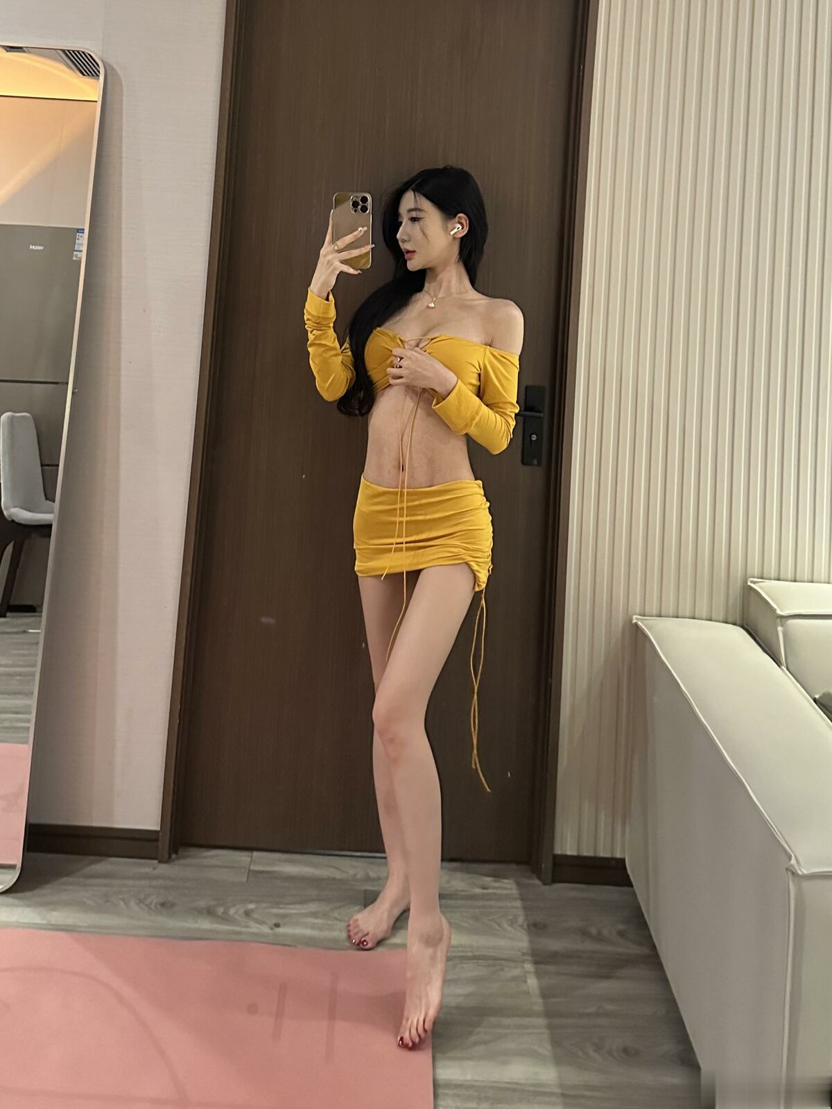 Li Yun Xi Baby 黎允熙baby – 柠檬黄 (37P)