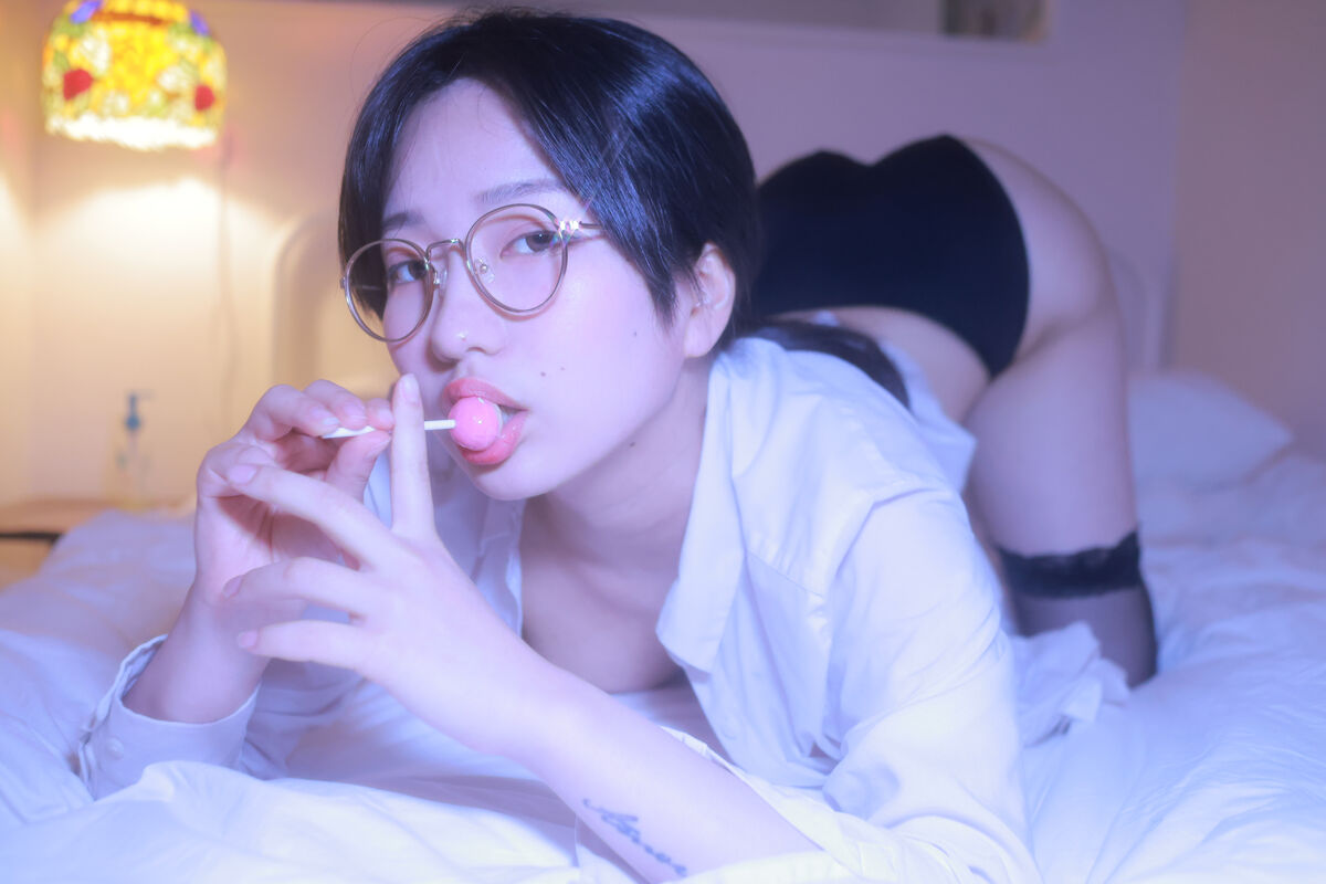 Sehee 세희 – Glasses Shirt Part2
