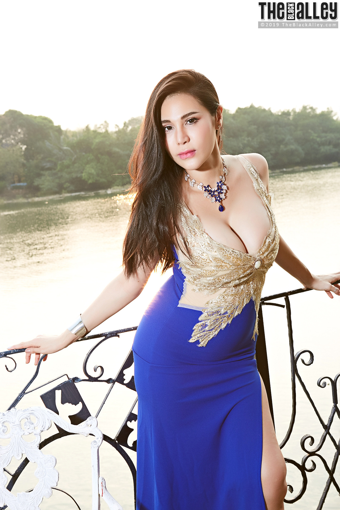 Natalie Wang The Black Alley Photobook Set.98(70P)