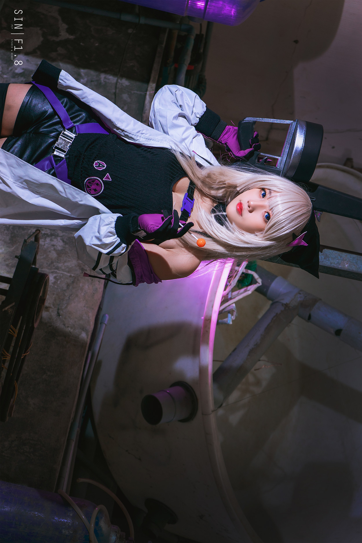 Cosplay Messie Huang AA-12