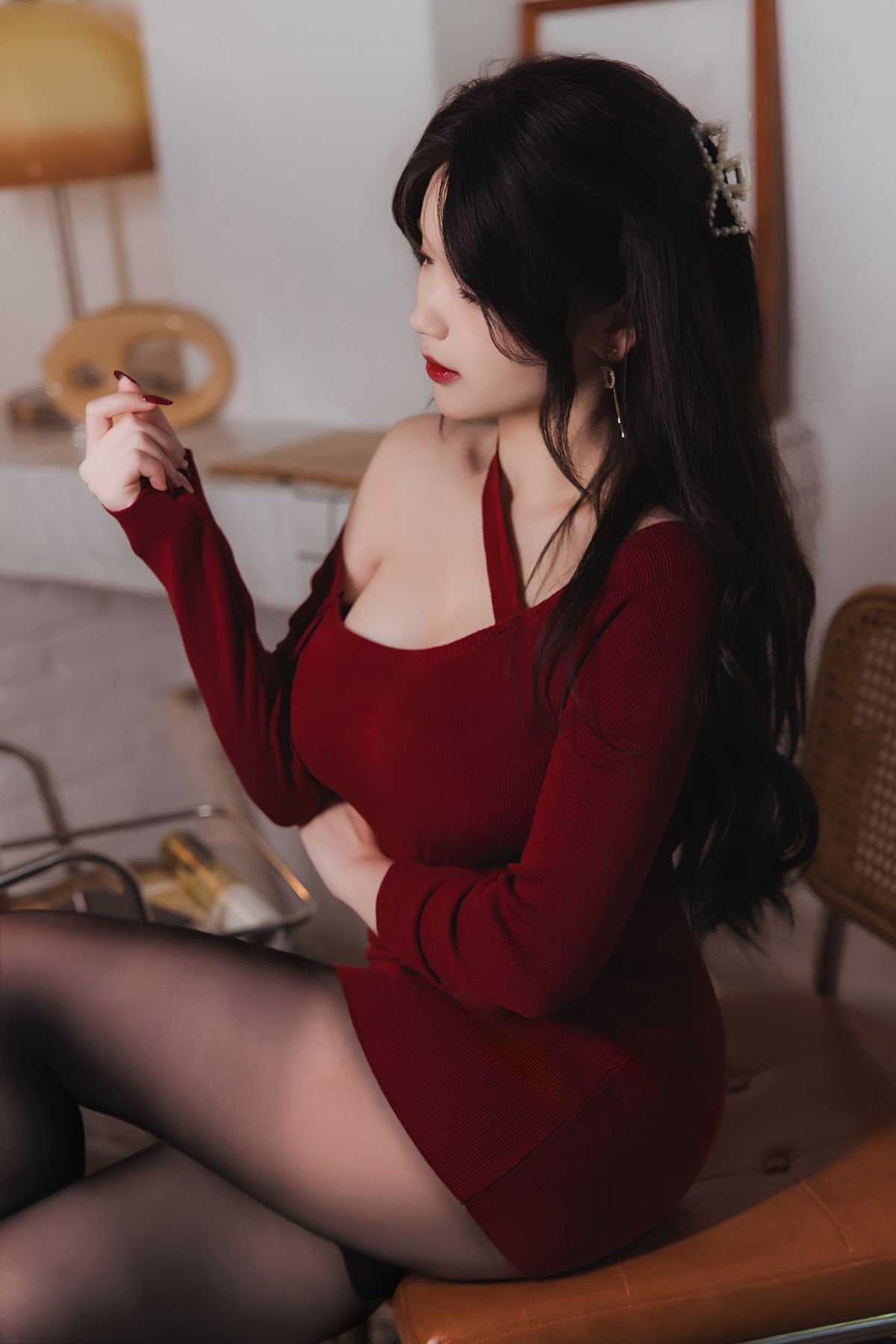 Coser@雪晴Astra – 红裙黑丝小娇妻 (66P – 2V)