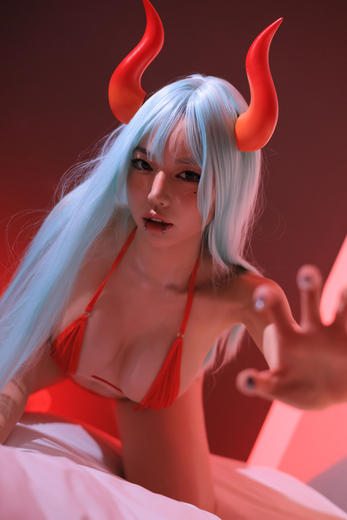 Dongeuran 동그란, PhotoBook 「Red Succubus」 Set.03