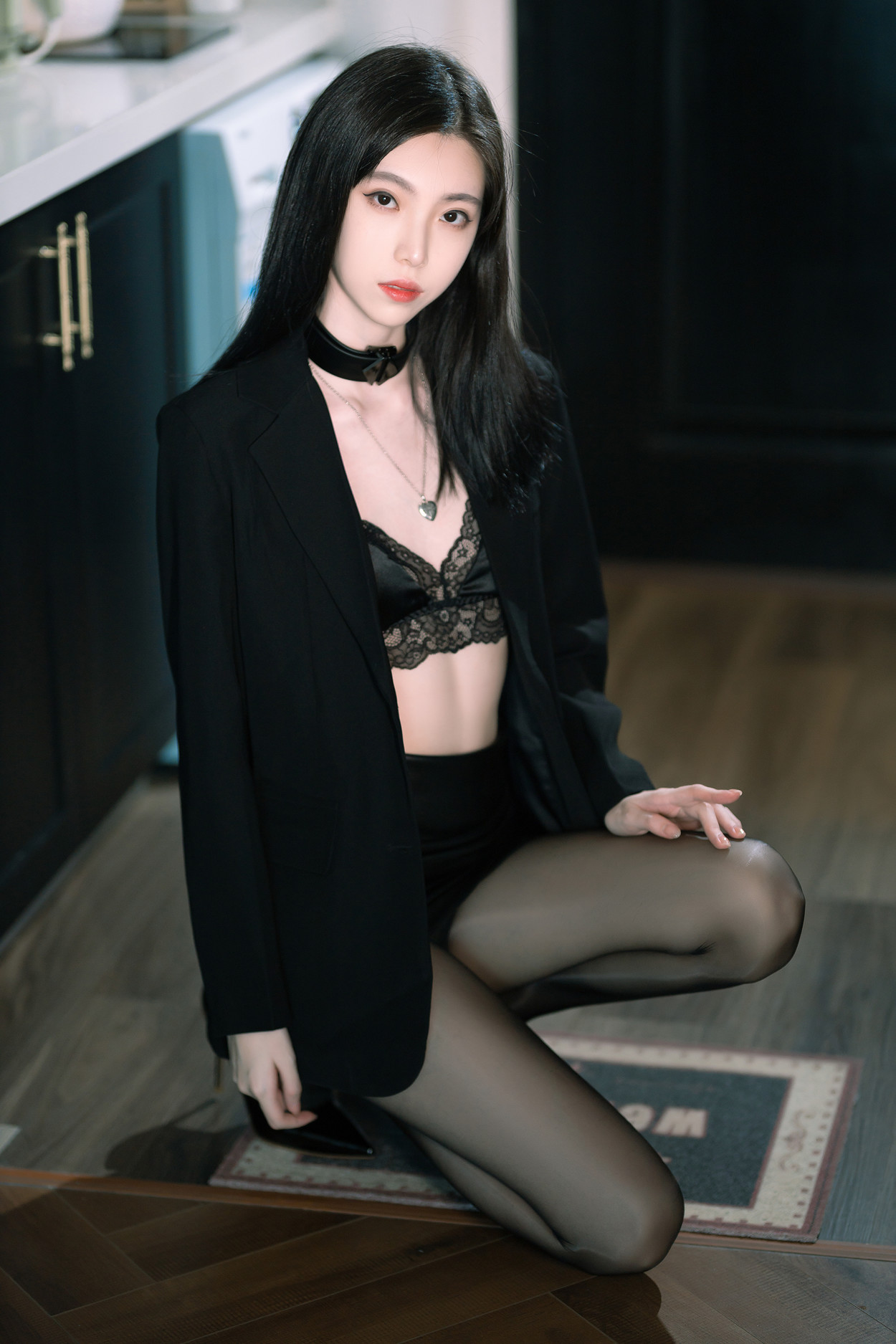 Cosplay 许岚LAN 黑丝西装(40P)