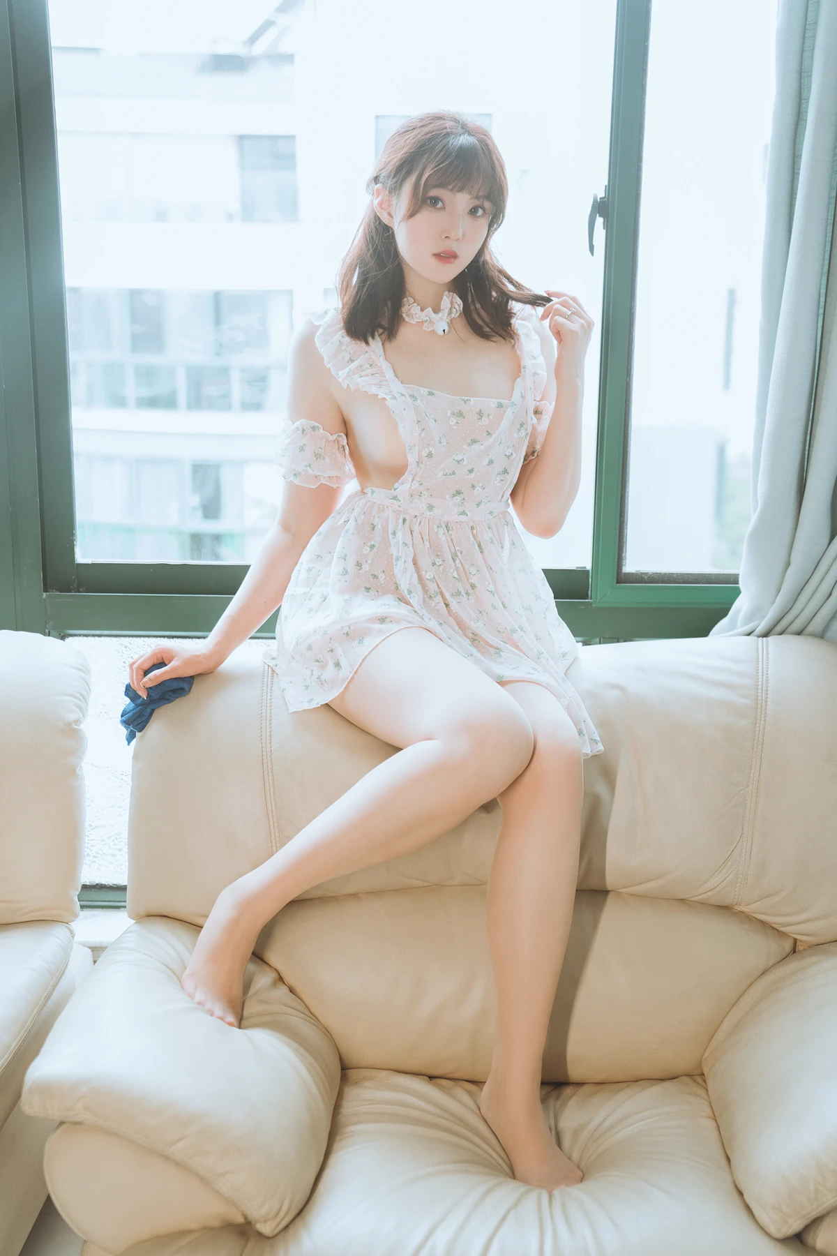 Cosplay Natsuko夏夏子 – 碎花围裙