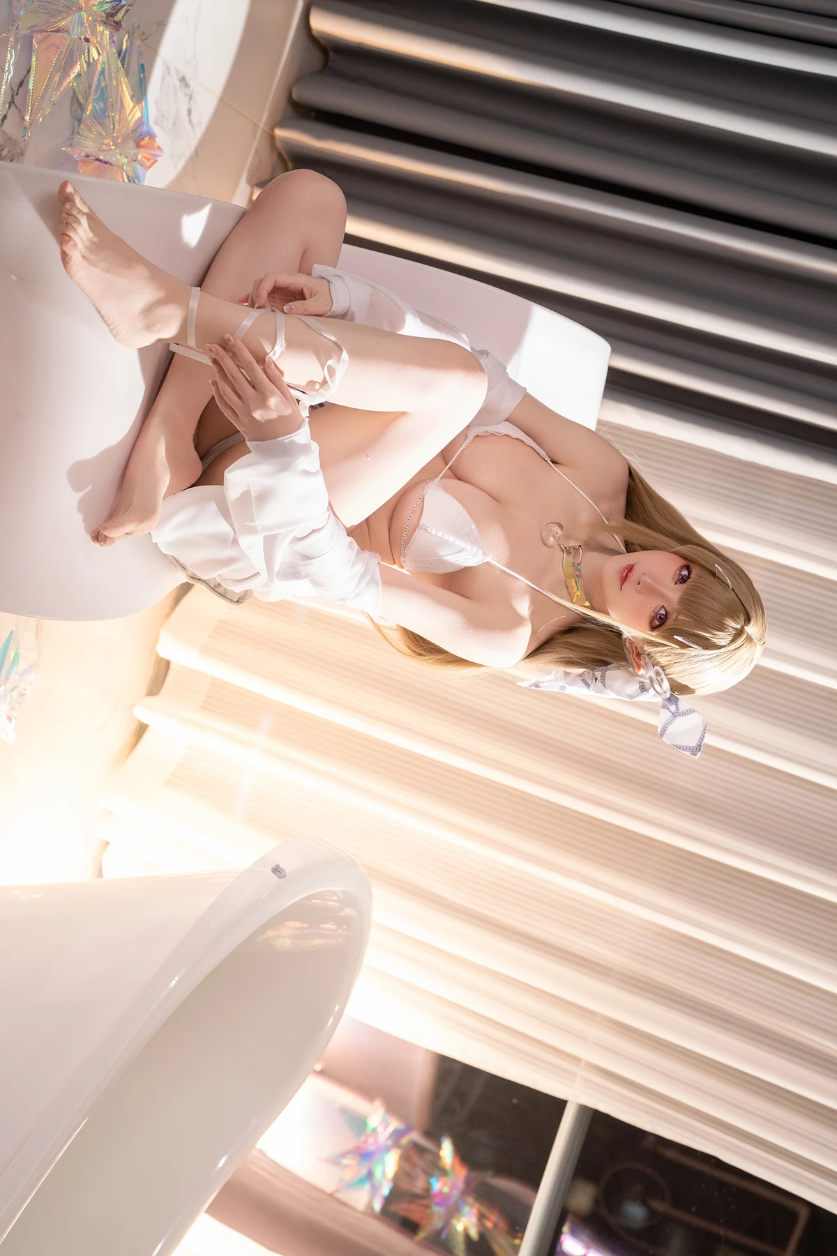 Cosplay 星之迟迟Hoshilily – NIKKE毒蛇泳装