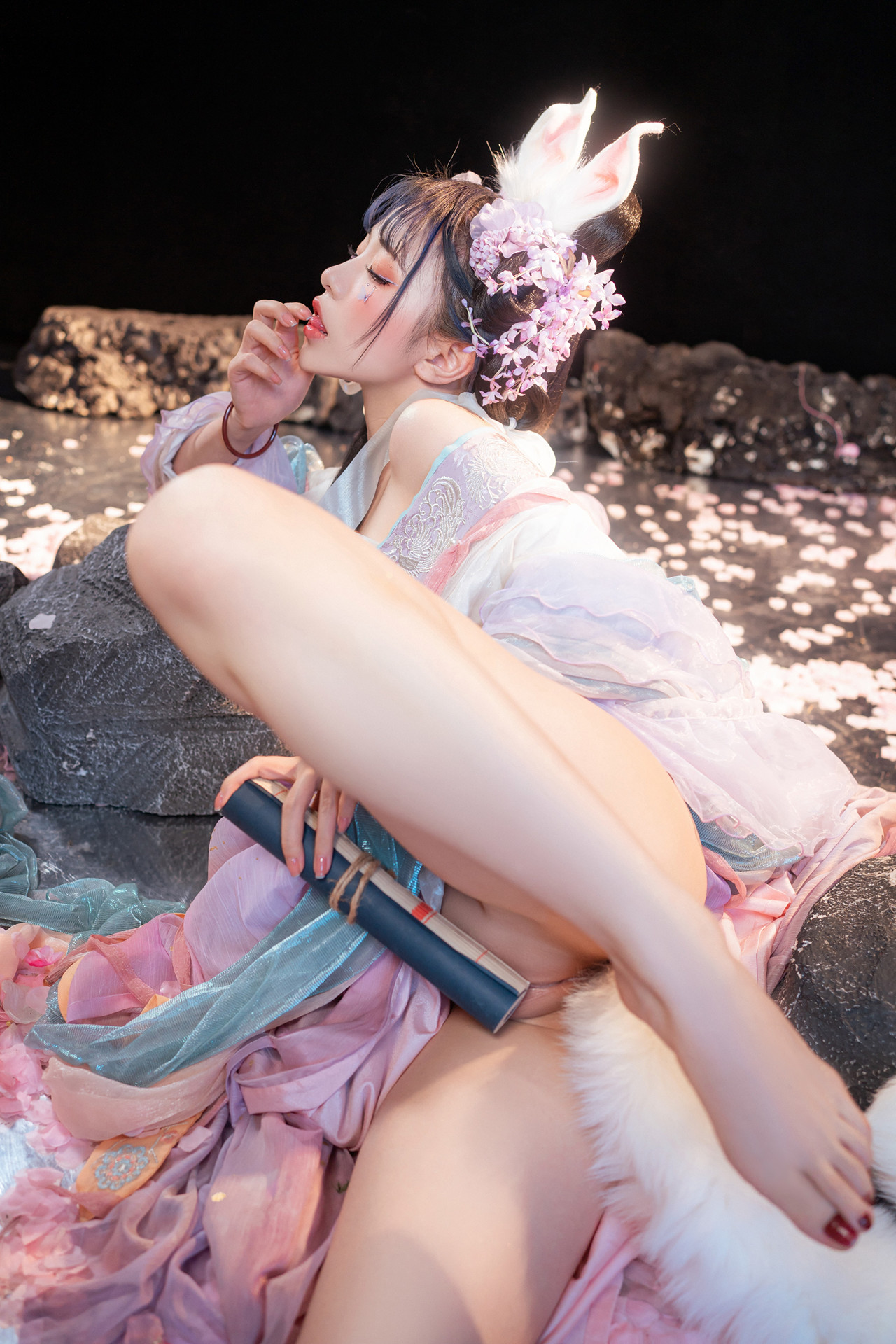 Nekokoyoshi 爆机少女喵小吉, 写真集 绮怀