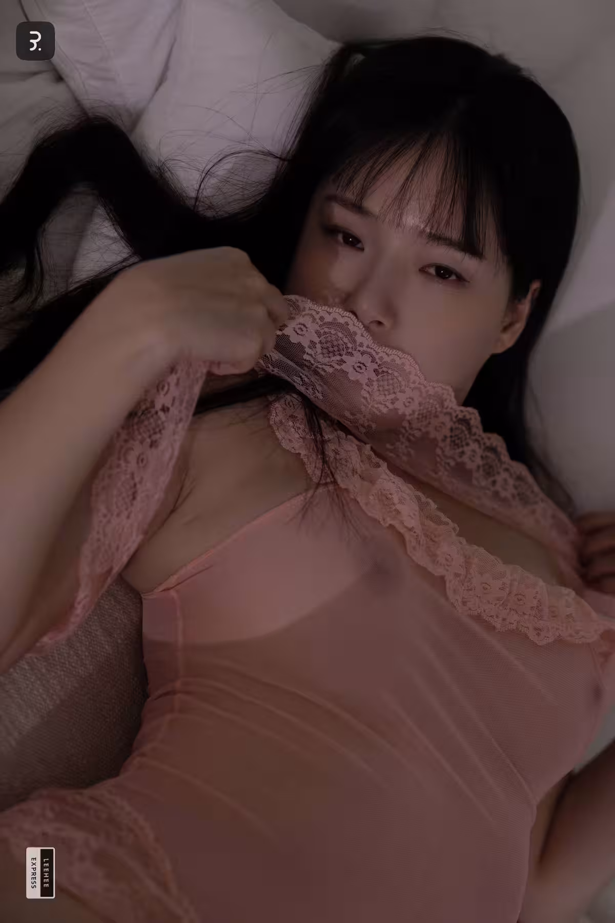 (Merry) 韓國妹酥胸露出有夠犯規！火辣藏不住 (32P)