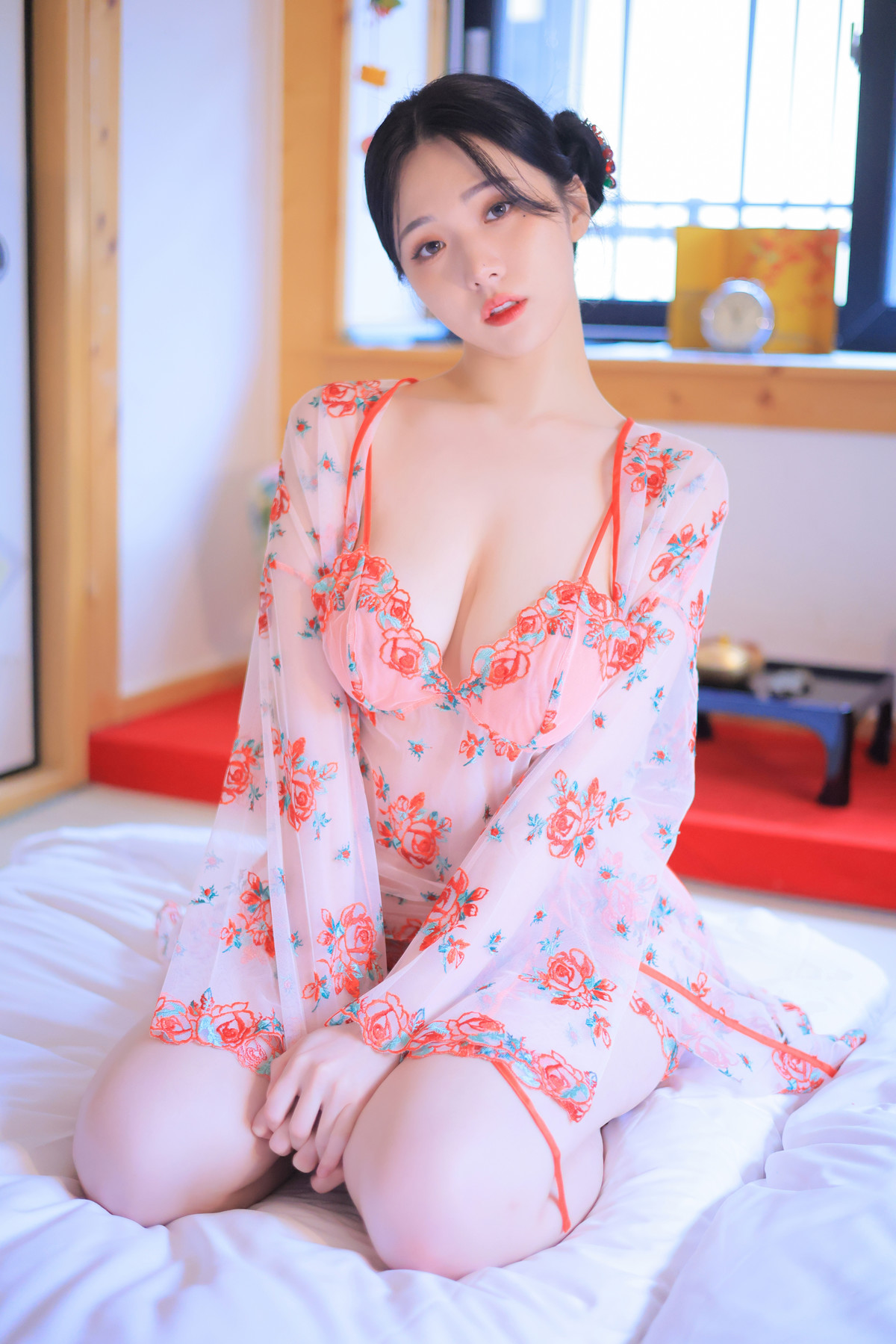 Yeon Woo 연우, Photobook ‘Heat’ Set.01(41P)