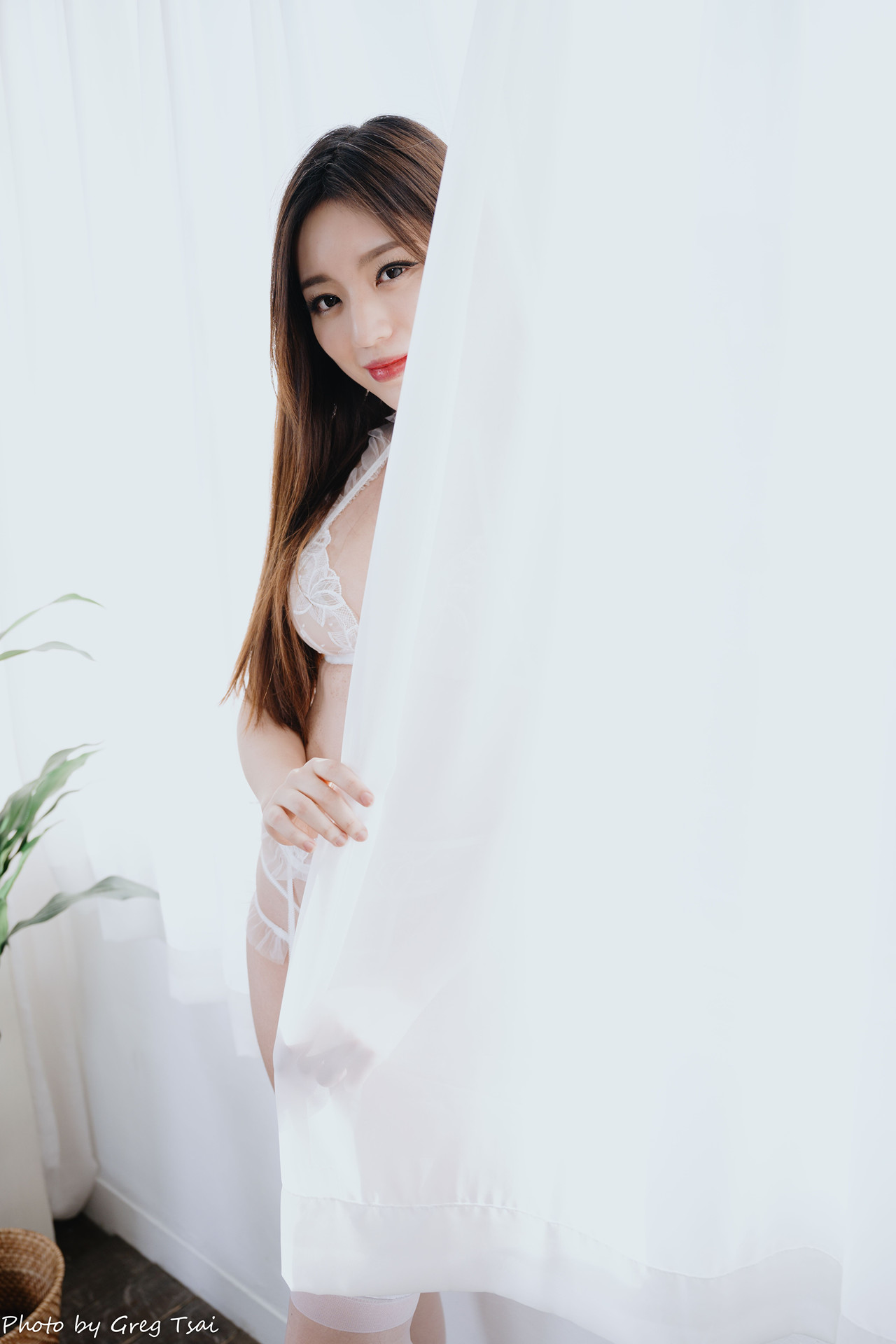 Lily 리리, Photobook Cute White Silk Set.02(61P)