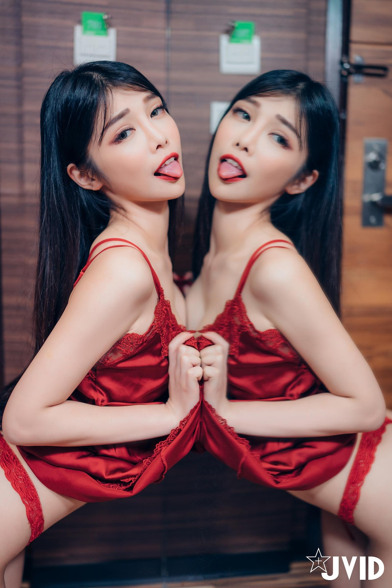 JVID Linda 青春的最后一本写真-琳达校花的红色骚扰 Set.01(26P)