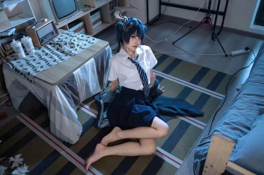 清水凪 – 龍華妃咲 JK (蔚藍檔案)