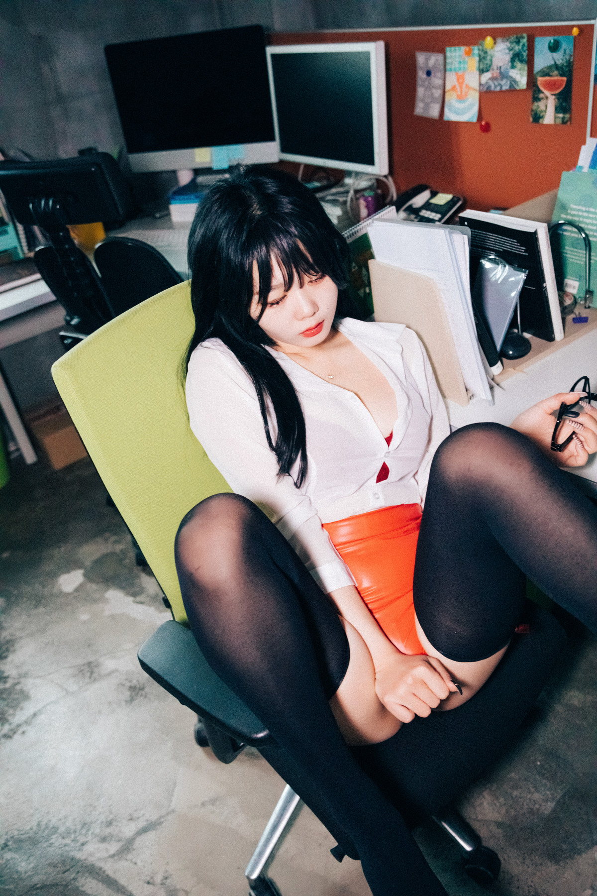 ZIA.Kwon 권지아, Loozy ‘Office Slave’ Set.02(58P)