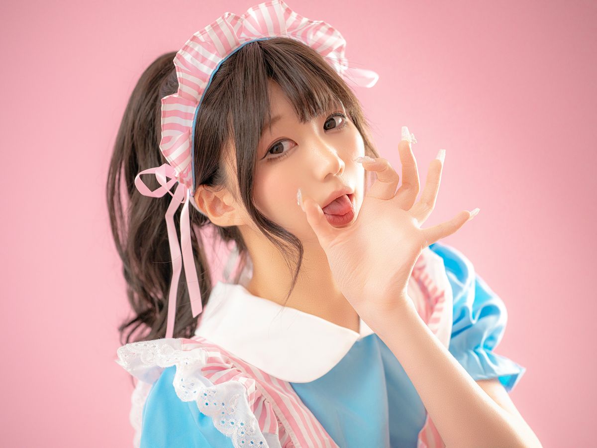 Coser@NAGISA魔物喵 – メイド喫茶 (91P)