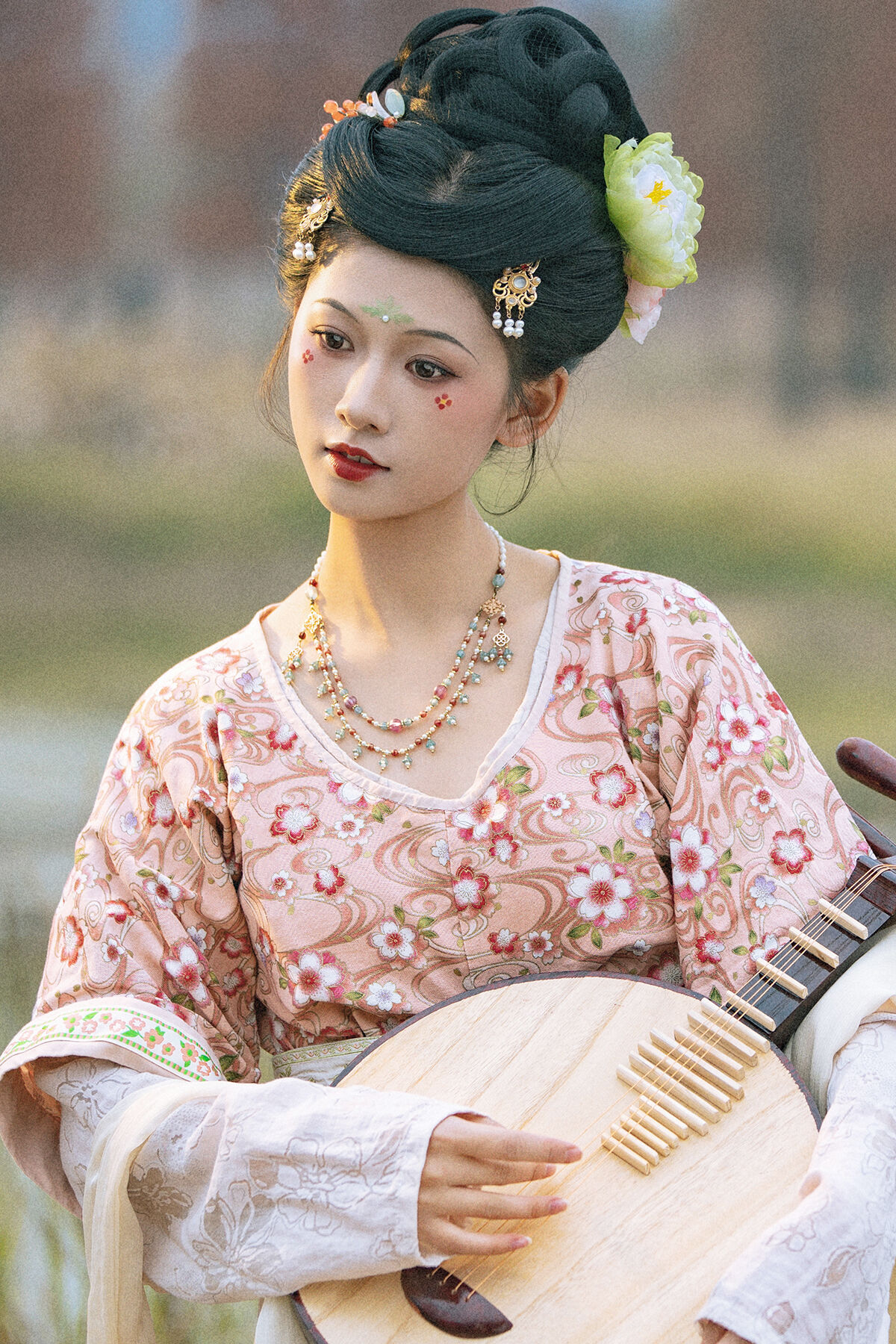 YiTuYu艺图语 Vol.8411 小y今天也很开心 (36P)