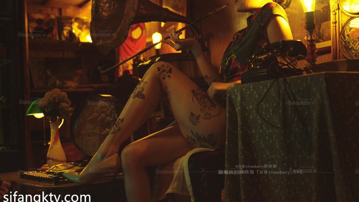 Coser@草莓味奈奈兔 – 付费福利私拍合集 Part4 (54P)