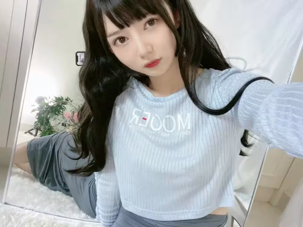 51醬 – 吉他妹妹 自拍