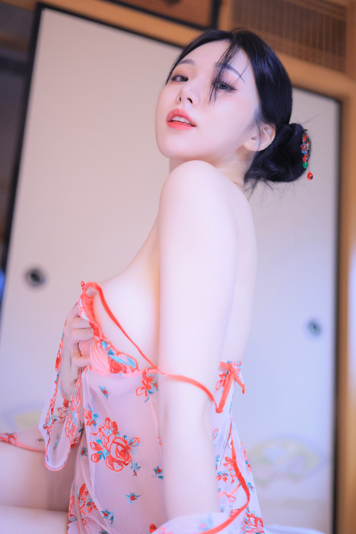 Yeon Woo 연우, Photobook ‘Heat’ Set.01(41P)