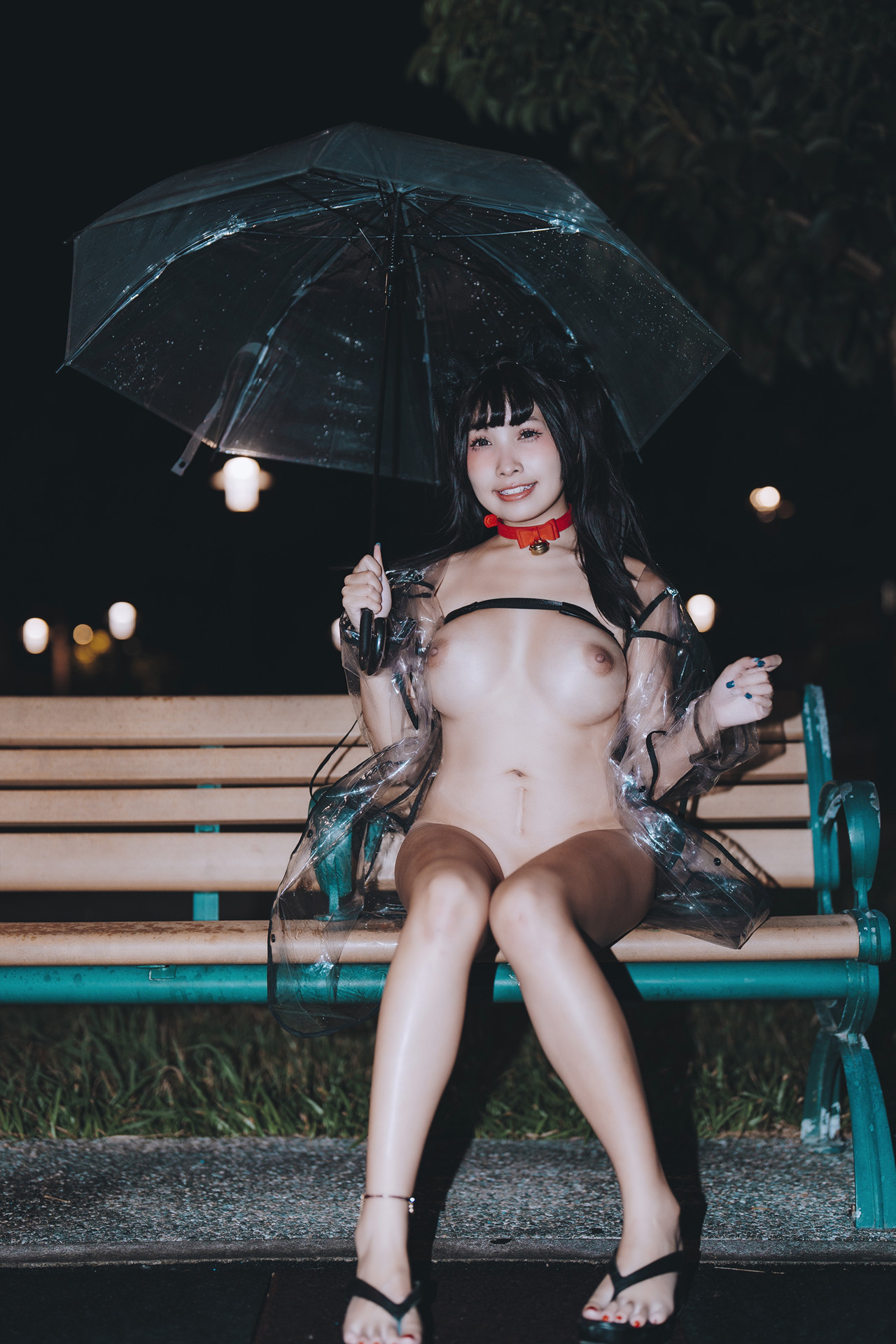 慕慕Momo, ヌード写真集 溜雨衣貓貓 Rainy Day