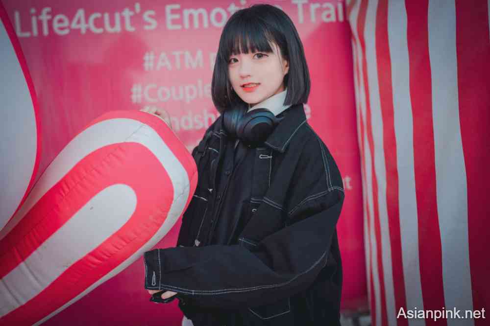 DJAWA Photo – Jeong Jenny (정제니) – Theme Park Girl