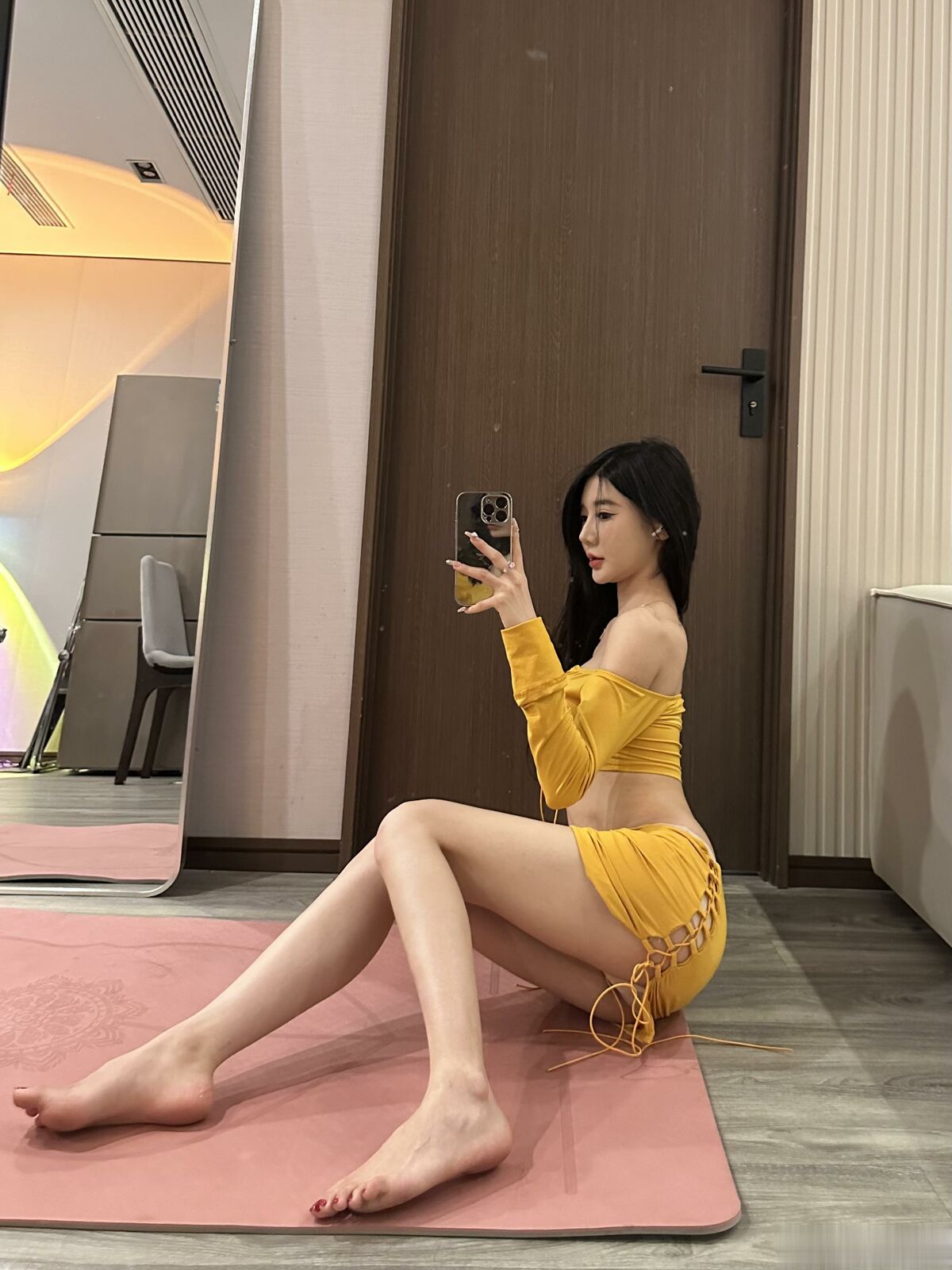 Li Yun Xi Baby 黎允熙baby – 柠檬黄 (37P)