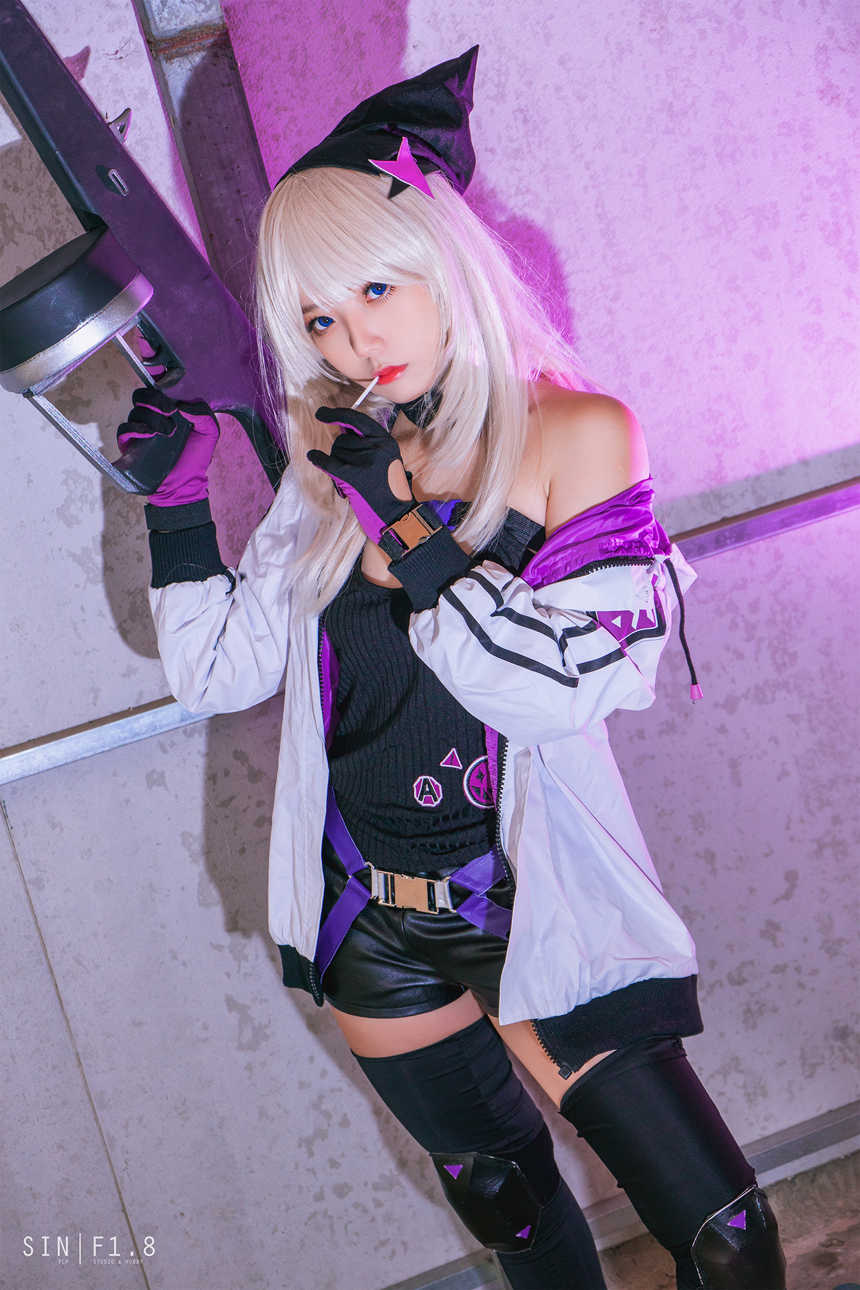 Cosplay Messie Huang AA-12
