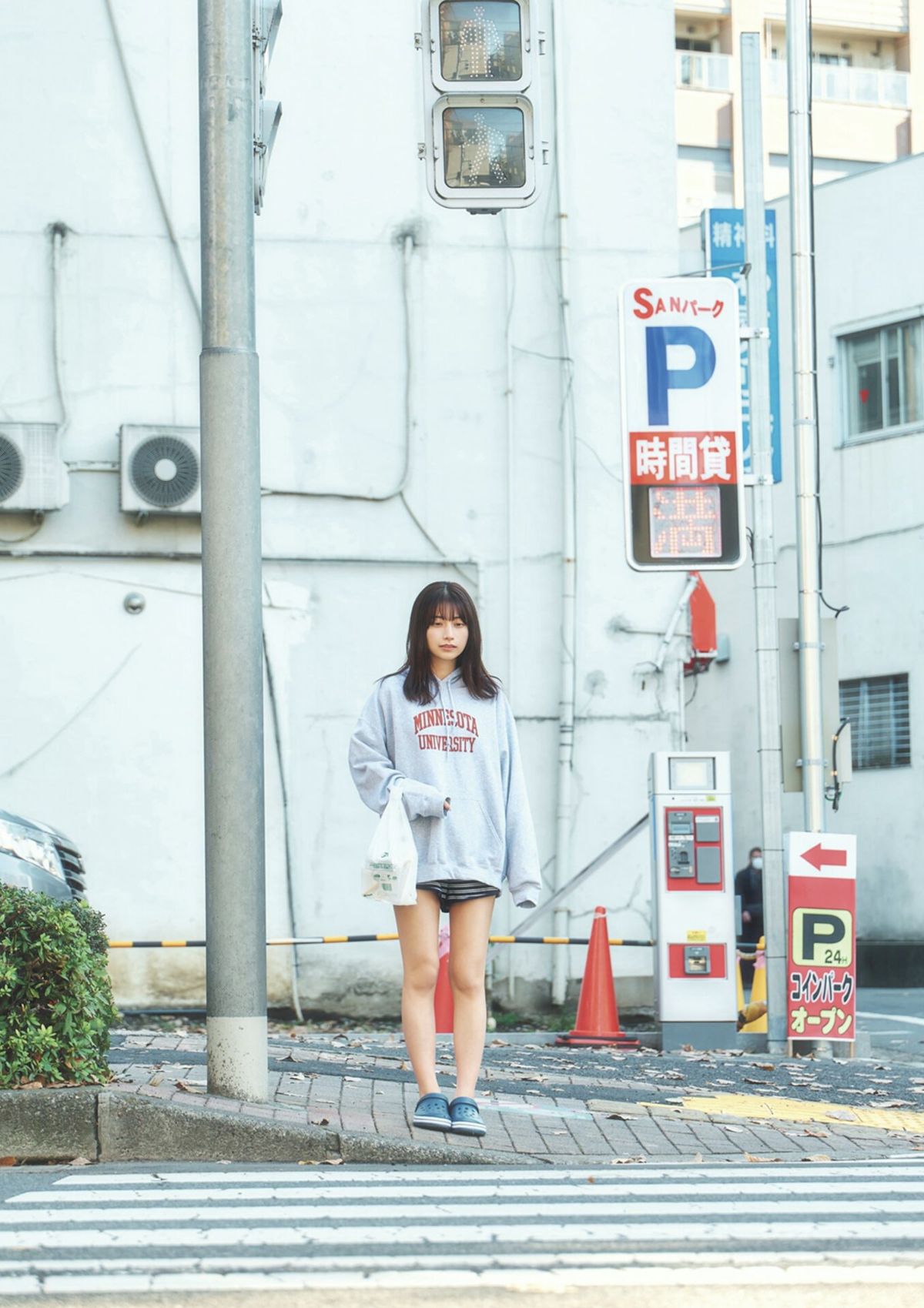 JP Yuka Suzuki 鈴木優香 – どうする (50P)