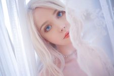 [COS福利] 国外美女SayaTheFox - 粉色套裝