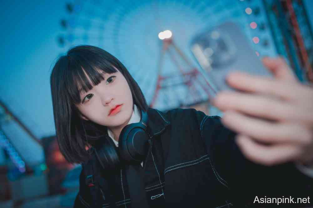 DJAWA Photo – Jeong Jenny (정제니) – Theme Park Girl