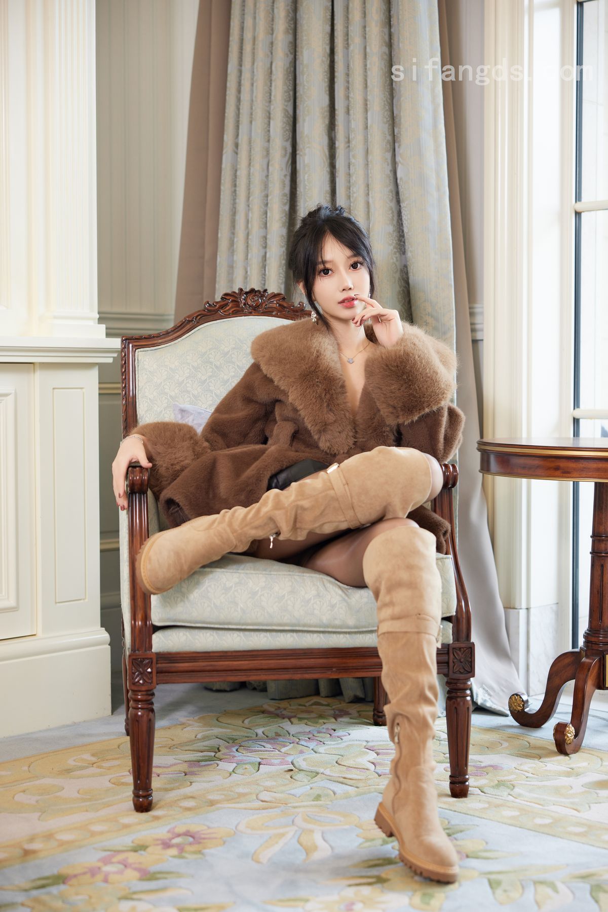 XR Uncensored Yue Er Yue Er 玥儿玥er – R18 秀人网模特 魅力皮草 Part01 (47P – 5V)