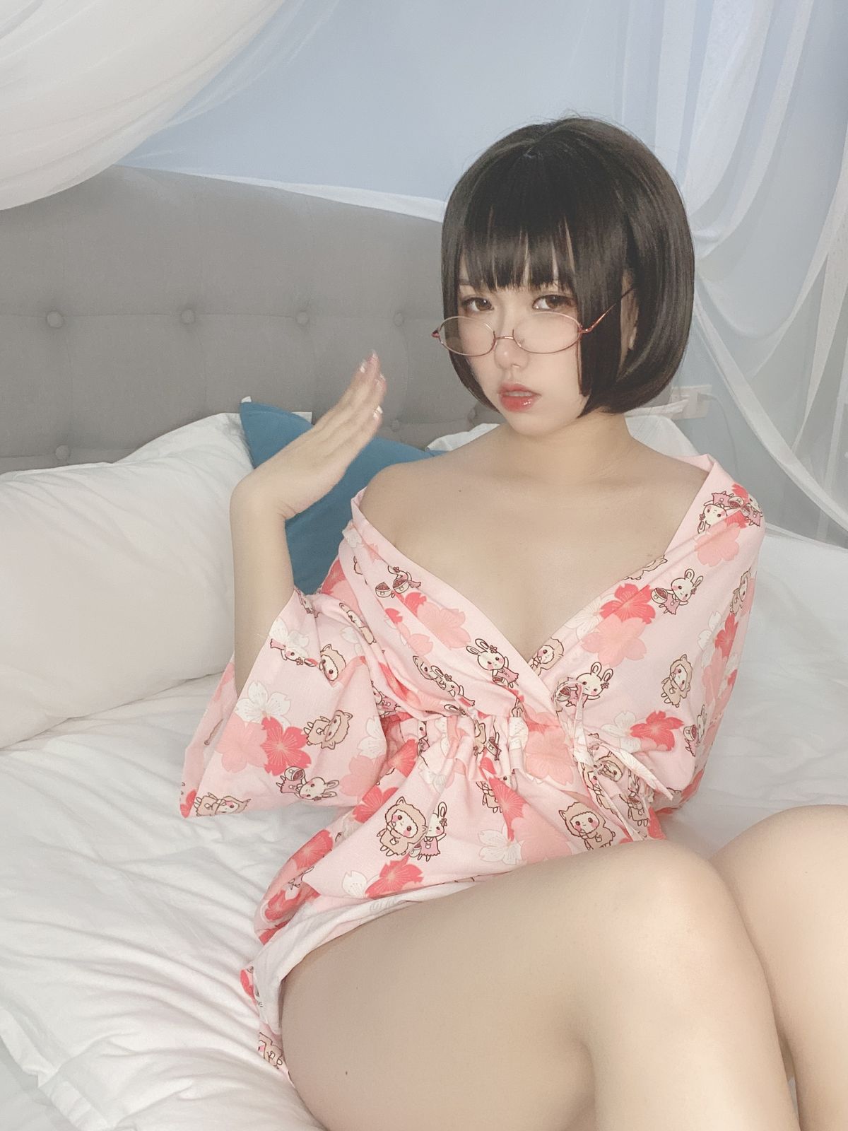Coser@芋圆侑子 – 少妇 Part1 (58P – 8V)