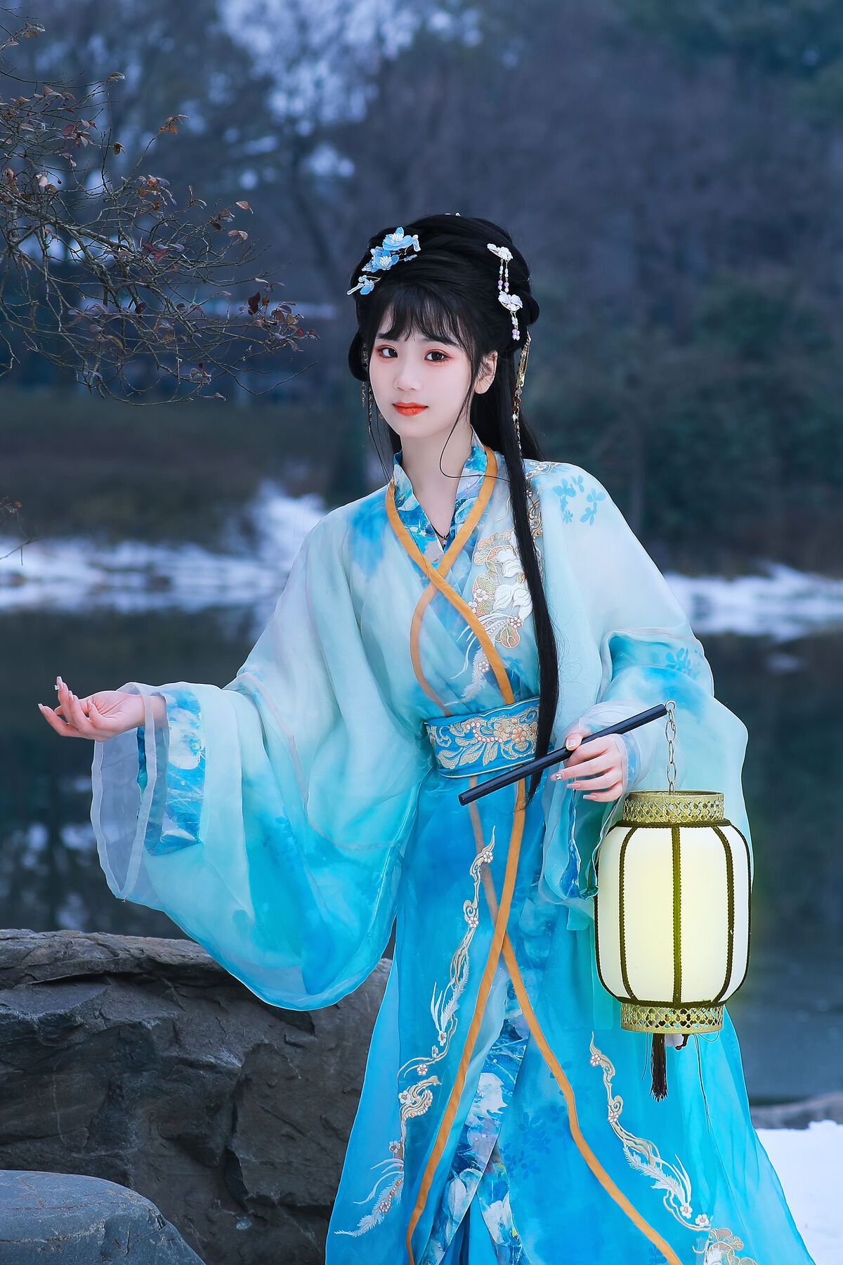 YiTuYu艺图语 Vol.8408 周周Ay (23P)